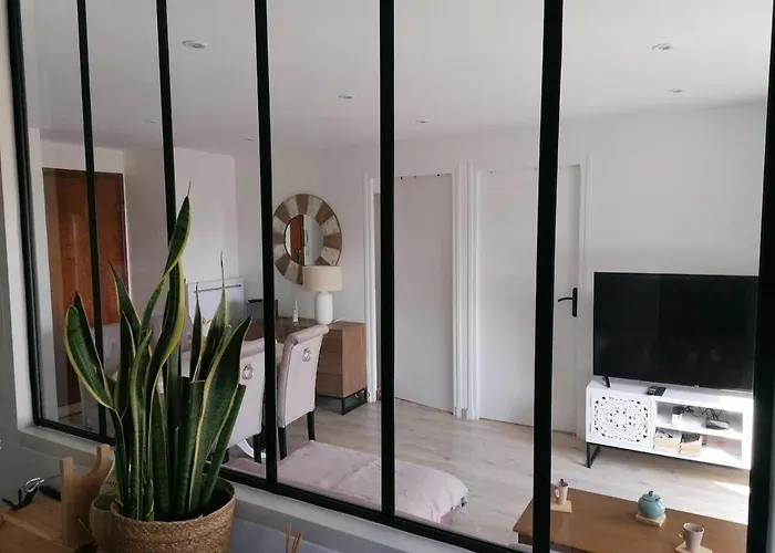 דירה T3 Climatise A 150m De La *