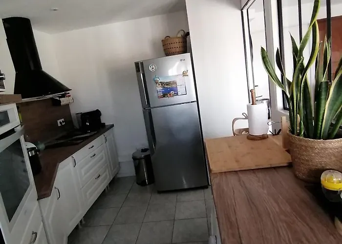 T3 Climatise A 150m De La *