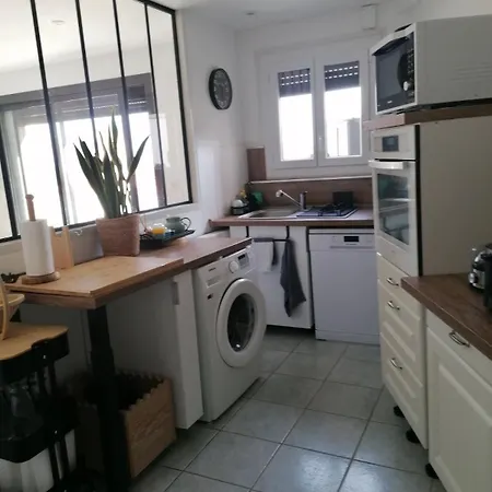 T3 Spacieux A 150m De La