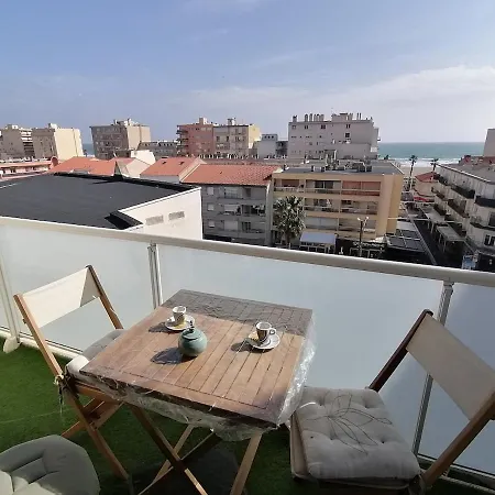 Apartment T3 Spacieux A 150m De La *