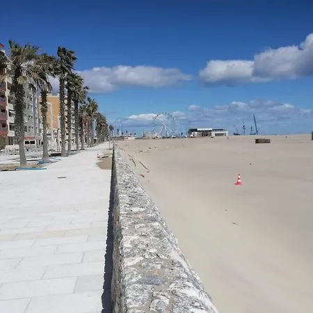 T3 Spacieux A 150m De La Апартаменты
